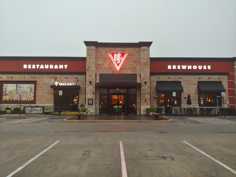 Family Dining, 120+ Food Menu Items & Beer The Rim, San Antonio, TX